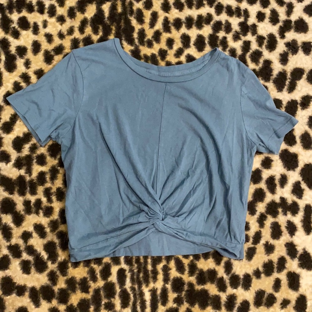 Tshirt Twist Crop Top